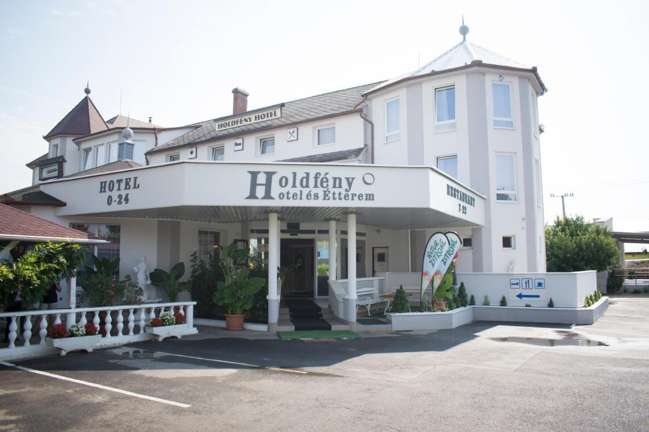 Holdfeny Hotel Forro Exterior photo